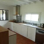 Feriehus Maison Familiale Climatisee, Piscine St Emilion