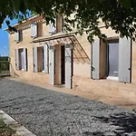 Feriehus Maison Familiale Climatisee, Piscine St Emilion Saint-Sulpice-de-Faleyrens