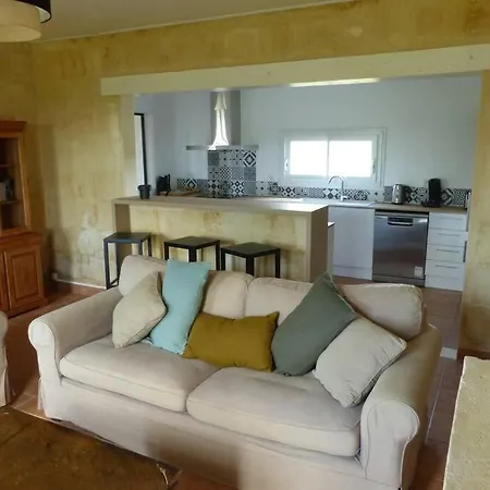 Maison Familiale Climatisee, Piscine St Emilion